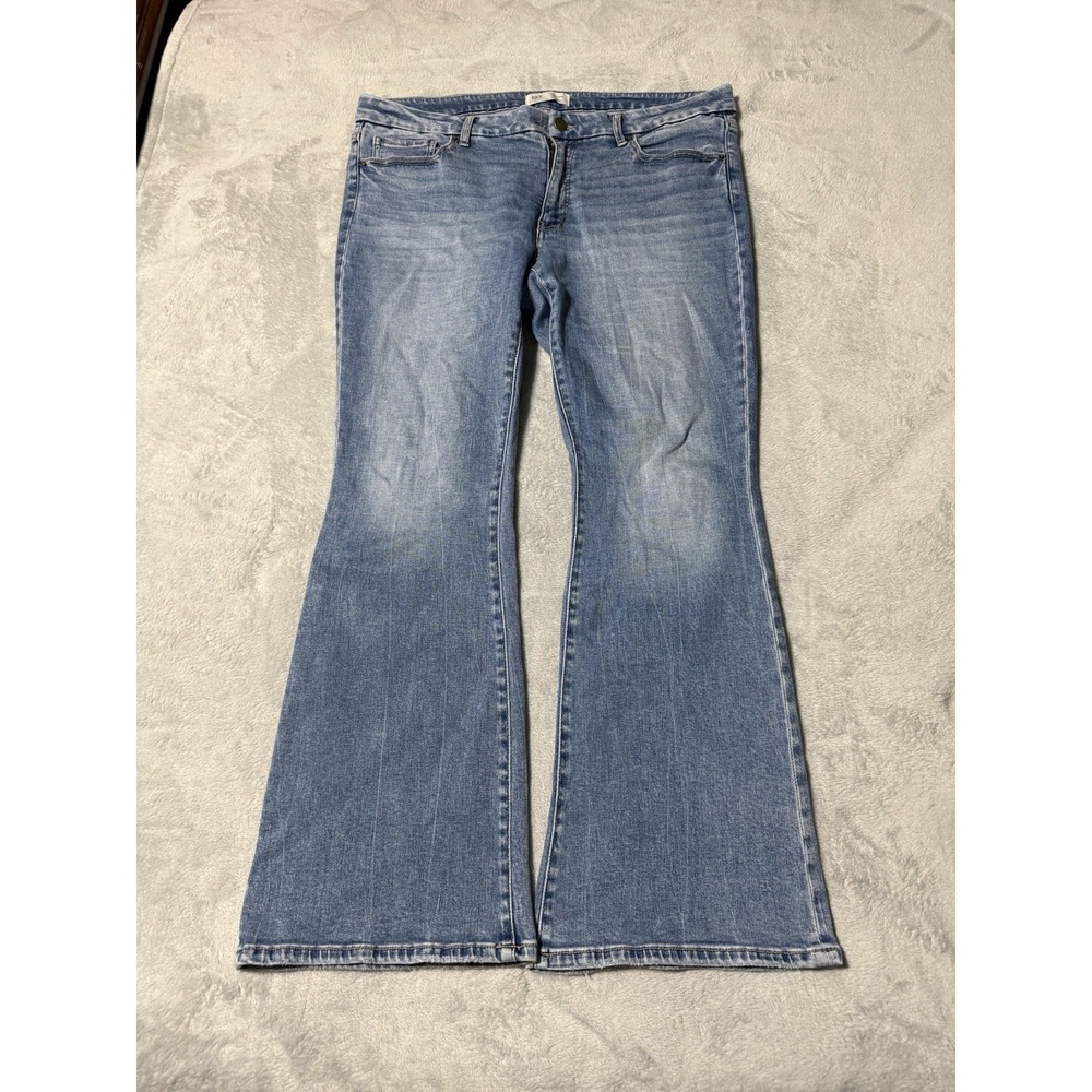 Buckle BKE Payton Womens 20W Universal Fit Mid Rise Flare Jeans 40x31